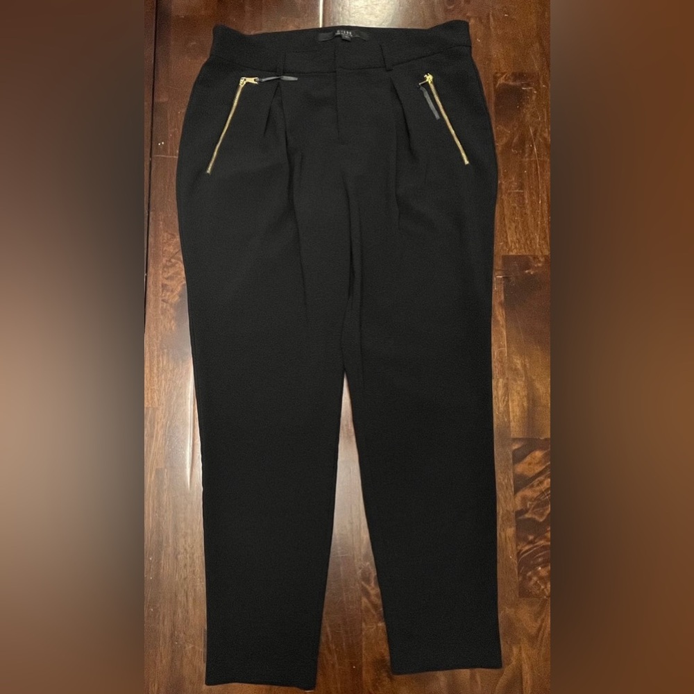 Guess Black Dress Pants w/ Gold Zippers Women’s Size 4